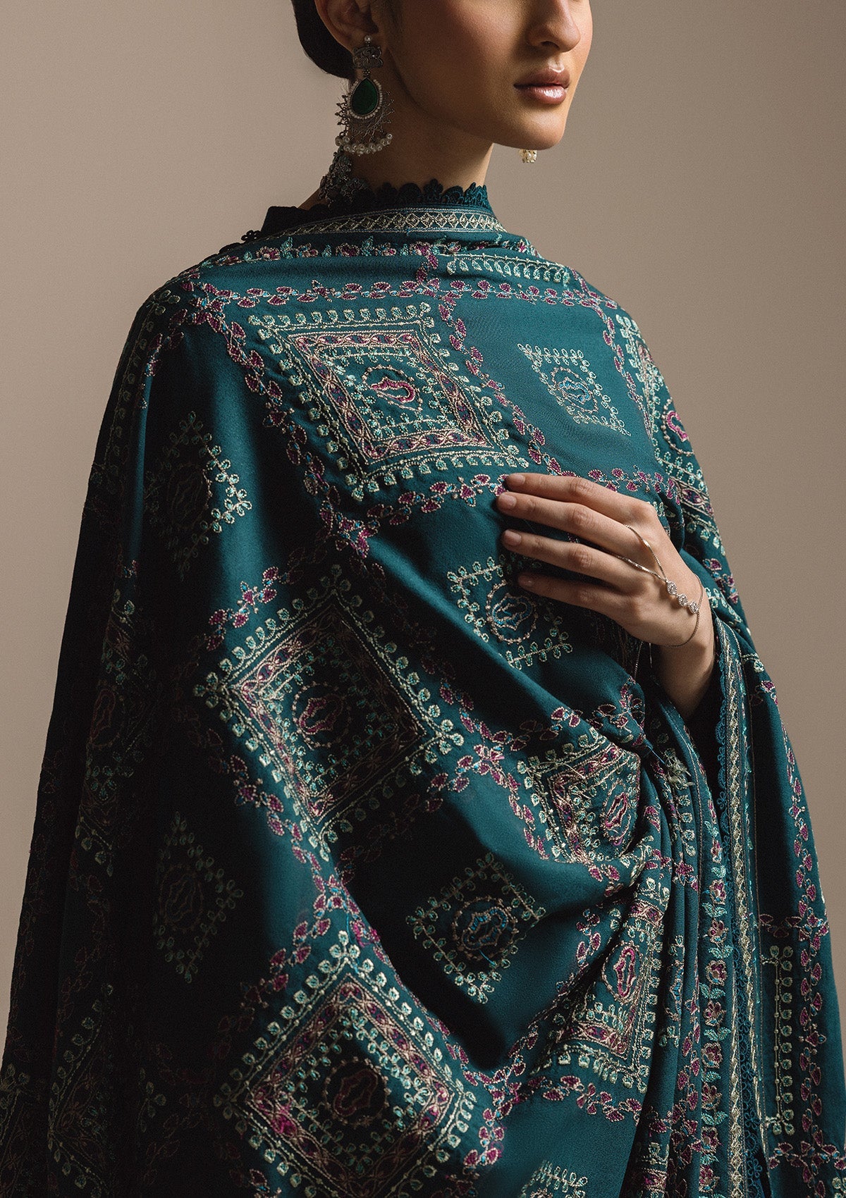 AIK ROZ '25 D3 - KARANDI - LOOK 01