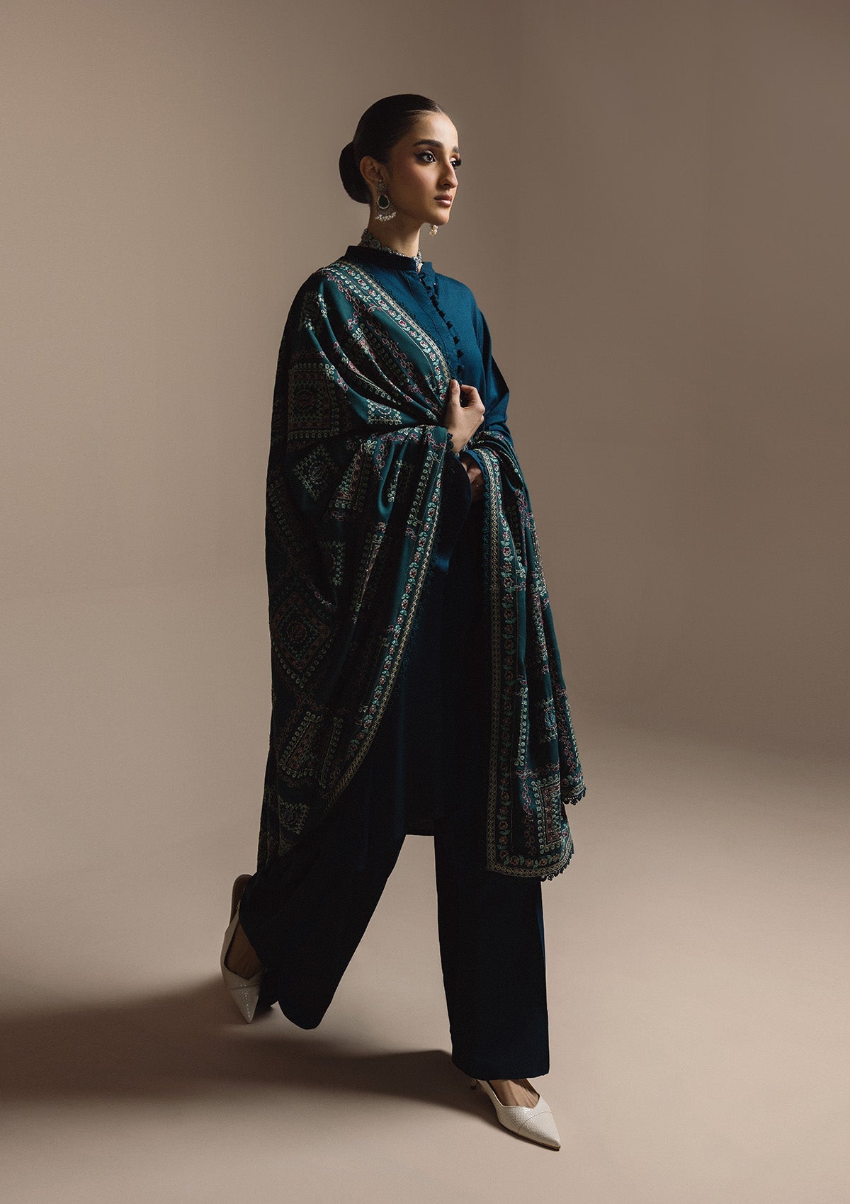 AIK ROZ '25 D3 - KARANDI - LOOK 01