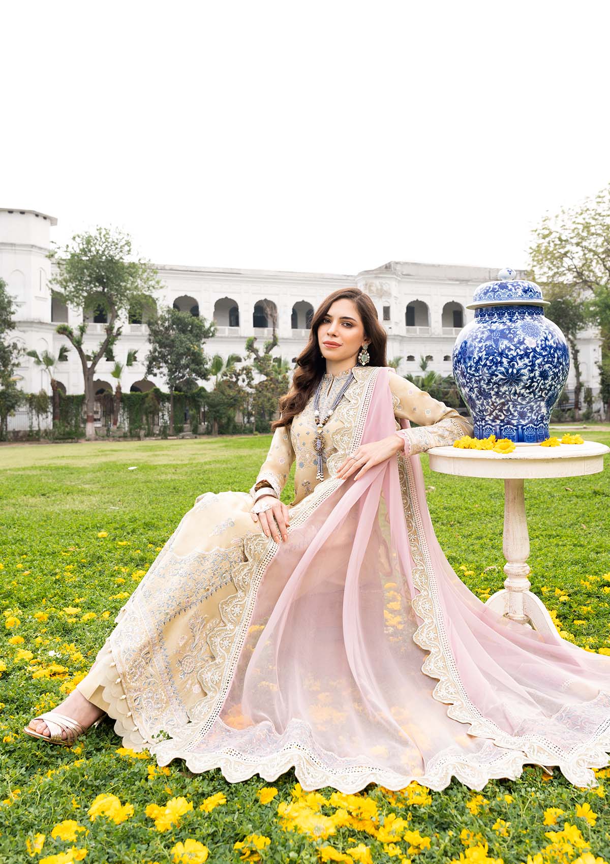 aik-atelier-Lawn-23-vol-1-look-02-2