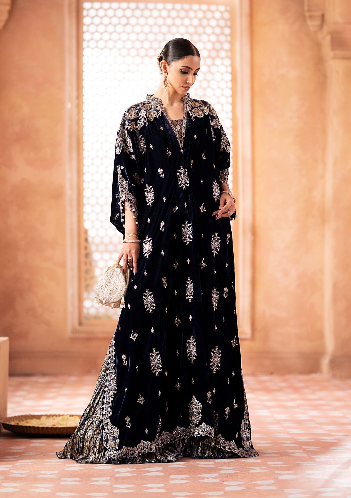 aik-atelier-zardozi-luxury-velvet-look-10-1