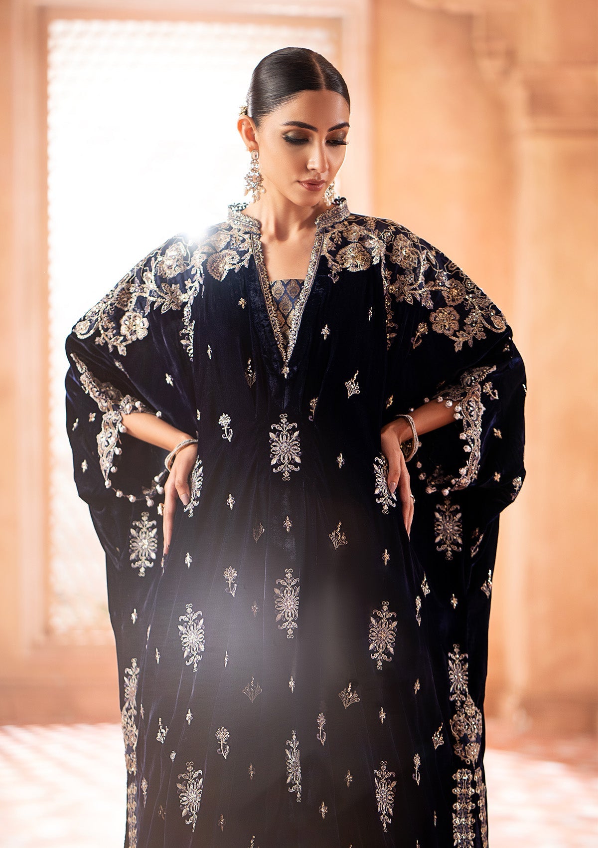    aik-atelier-zardozi-luxury-velvet-look-10-2